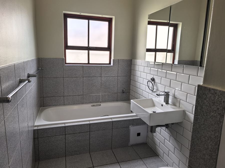 To Let 3 Bedroom Property for Rent in Atlantic Beach Golf Estate Western Cape